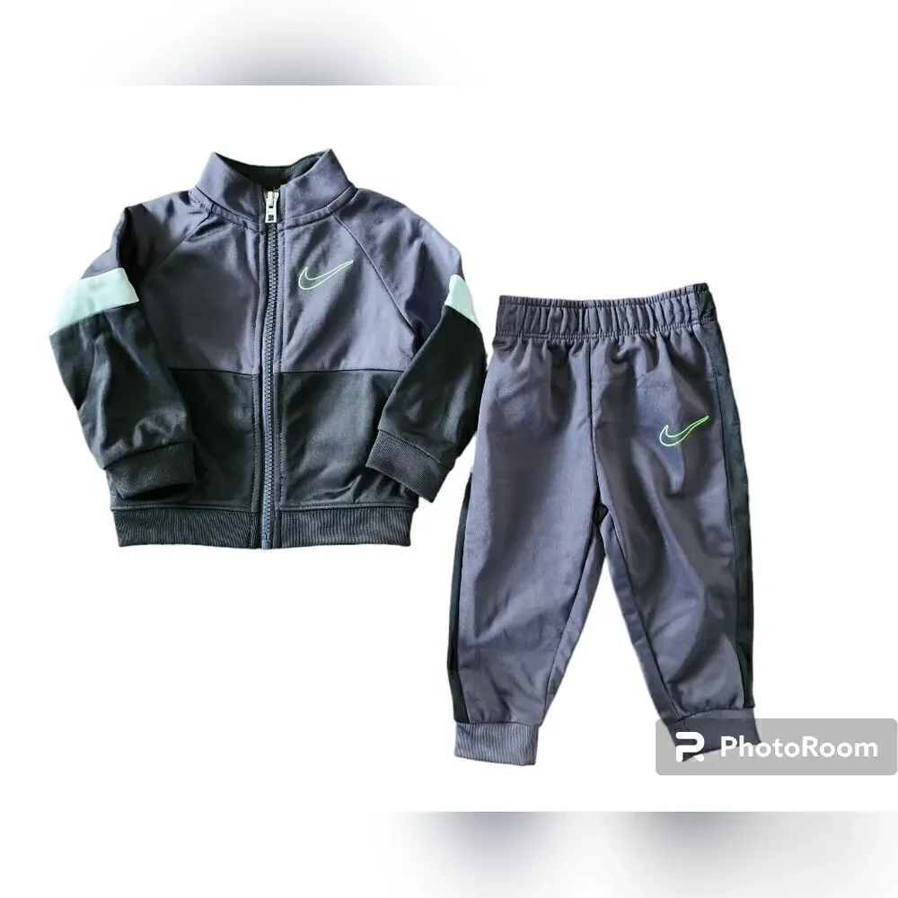Nike Infant full zip track suit Set - Picture 3 of 8